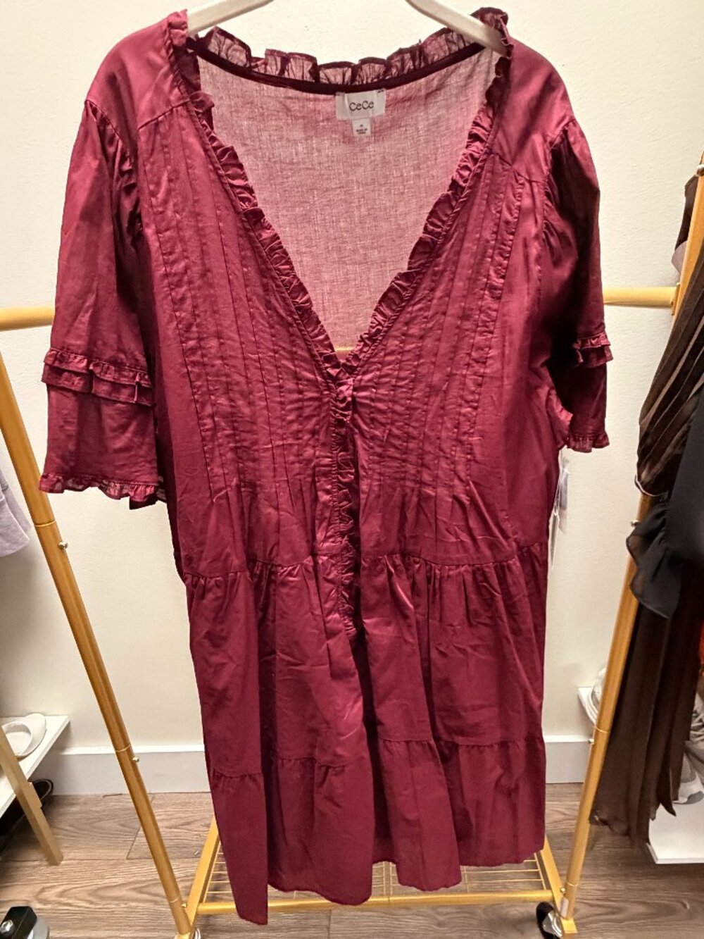 Cece V neck Mini Dress - Picture 2 of 3